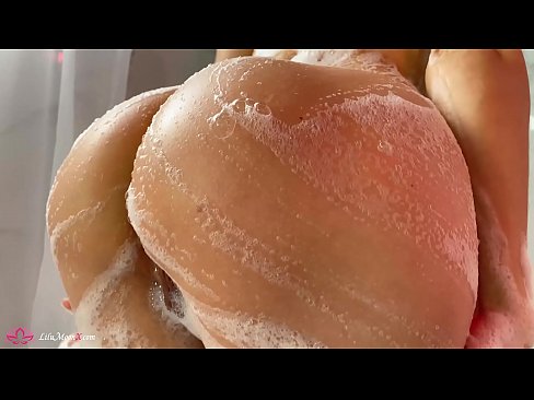 ❤️ Brunette Masturbates Pussy b'vibratur għal orga intens fid-doċċa Super sess lilna ❌❤